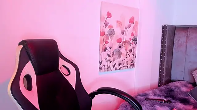 Alaia Cute online show from 23, 10, 2025