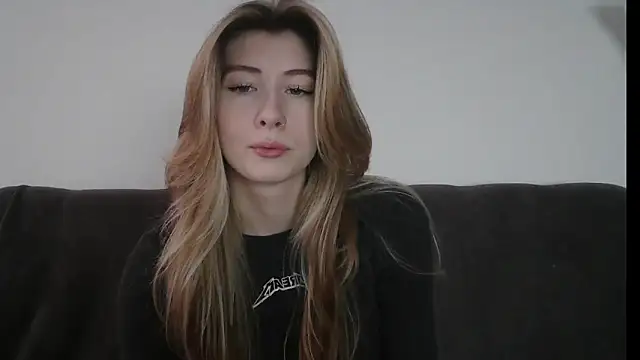 ErikaShyy online show from 29, 1, 2025