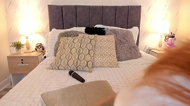 CyntiaAdams online show from 9, 9, 2025