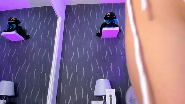 LiaFlowers online show from 31, 1, 2025