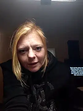 Snapshot of I_am_HER318 chatting on 30, 10, 2025 I am HER318 online show from 30, 10, 2025