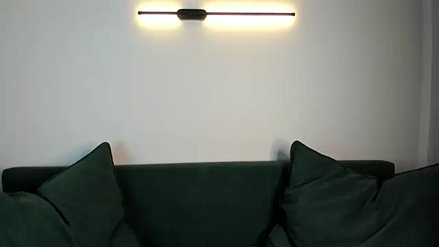 Lola Peach online show from 20, 9, 2025