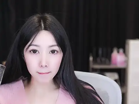 Nuyoah-77 online show from 10, 11, 2025