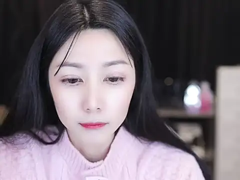 Snapshot of Nuyoah-77 chatting on 18, 12, 2025 Nuyoah-77 online show from 18, 12, 2025