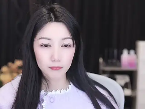 Snapshot of Nuyoah-77 chatting on 8, 1, 2026 Nuyoah-77 online show from 8, 1, 2026