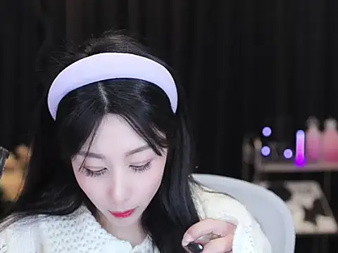 Snapshot of Nuyoah-77 chatting on 13, 1, 2026 Nuyoah-77 online show from 13, 1, 2026