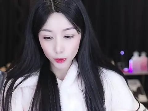 Snapshot of Nuyoah-77 chatting on 15, 1, 2026 Nuyoah-77 online show from 15, 1, 2026