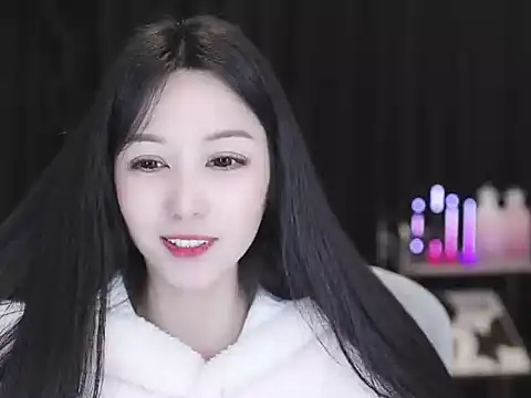 Snapshot of Nuyoah-77 chatting on 8, 2, 2026 Nuyoah-77 online show from 8, 2, 2026