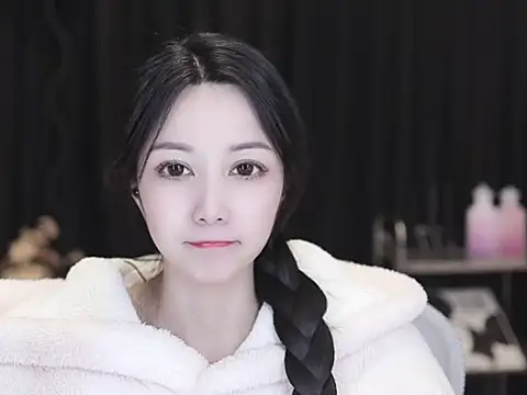 Snapshot of Nuyoah-77 chatting on 12, 2, 2026 Nuyoah-77 online show from 12, 2, 2026