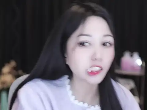 Snapshot of Nuyoah-77 chatting on 15, 2, 2026 Nuyoah-77 online show from 15, 2, 2026