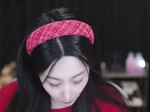 Snapshot of Nuyoah-77 chatting on 17, 2, 2026 Nuyoah-77 online show from 17, 2, 2026