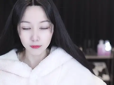 Nuyoah-77 online show from 5, 3, 2026