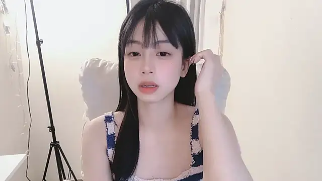 Snapshot of -Hottie chatting on 23, 2, 2025 -Hottie online show from 23, 2, 2025