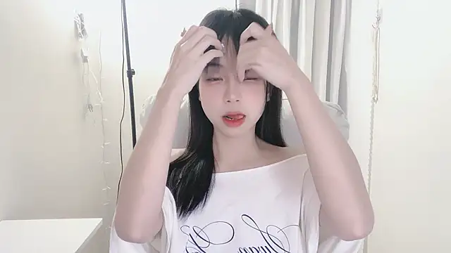 Snapshot of -Hottie chatting on 26, 2, 2025 -Hottie online show from 26, 2, 2025