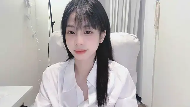 Snapshot of -Hottie chatting on 7, 3, 2025 -Hottie online show from 7, 3, 2025