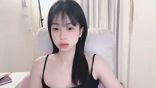 Snapshot of -Hottie chatting on 11, 3, 2025 -Hottie online show from 11, 3, 2025