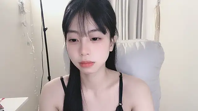 Snapshot of -Hottie chatting on 11, 3, 2025 -Hottie online show from 11, 3, 2025