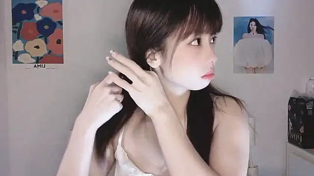 Snapshot of -Hottie chatting on 24, 9, 2025 -Hottie online show from 24, 9, 2025