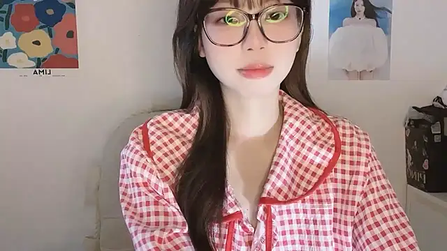 Snapshot of -Hottie chatting on 19, 10, 2025 -Hottie online show from 19, 10, 2025