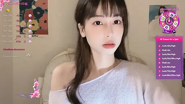 Snapshot of -Hottie chatting on 24, 10, 2025 -Hottie online show from 24, 10, 2025