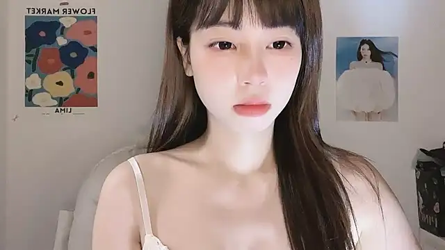 Snapshot of -Hottie chatting on 5, 11, 2025 -Hottie online show from 5, 11, 2025