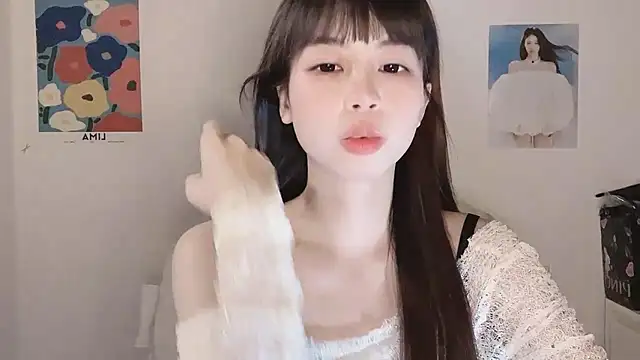 Snapshot of -Hottie chatting on 10, 11, 2025 -Hottie online show from 10, 11, 2025