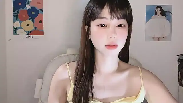 Snapshot of -Hottie chatting on 14, 11, 2025 -Hottie online show from 14, 11, 2025