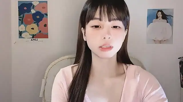 Snapshot of -Hottie chatting on 16, 11, 2025 -Hottie online show from 16, 11, 2025