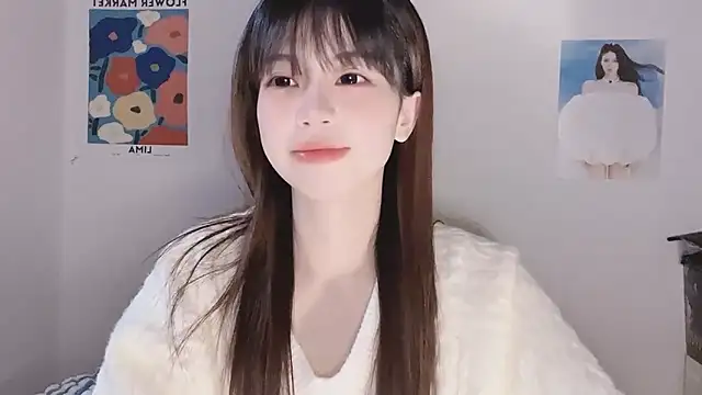 Snapshot of -Hottie chatting on 14, 12, 2025 -Hottie online show from 14, 12, 2025