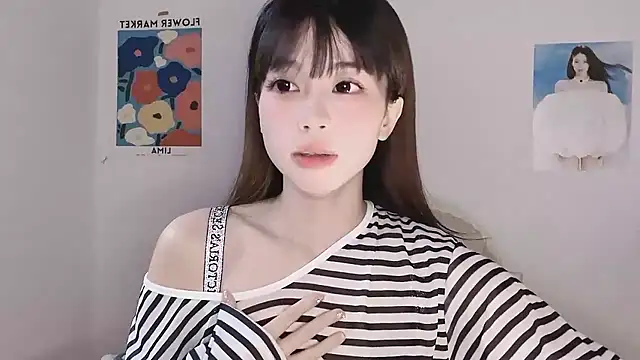 Snapshot of -Hottie chatting on 7, 1, 2026 -Hottie online show from 7, 1, 2026