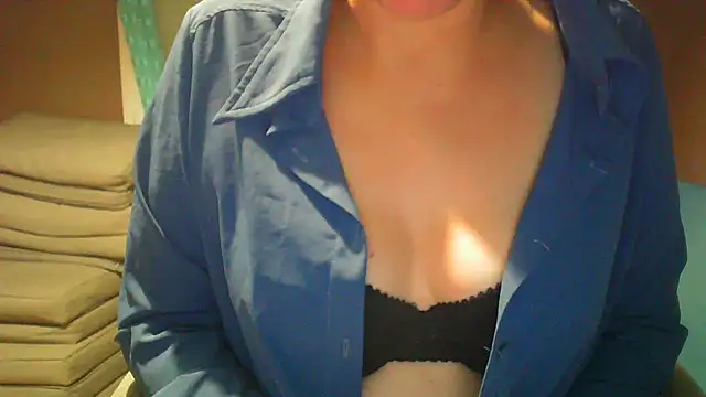 Snapshot of Raptor82 chatting on 3, 10, 2025 Raptor82 online show from 3, 10, 2025