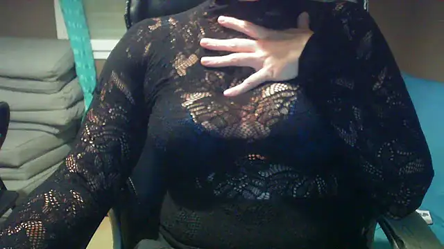 Snapshot of Raptor82 chatting on 6, 10, 2025 Raptor82 online show from 6, 10, 2025