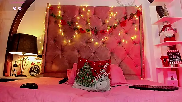 Snapshot of LadyAvalon chatting on 19, 12, 2024 LadyAvalon online show from 19, 12, 2024