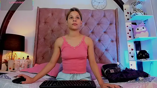 Snapshot of LadyAvalon chatting on 2, 3, 2025 LadyAvalon online show from 2, 3, 2025