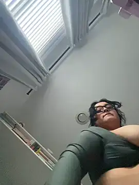 girlygirl1313 online show from 21, 2, 2025