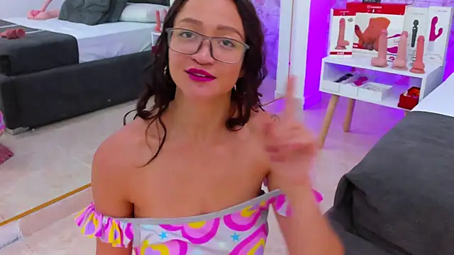 SaaraBrown online show from 30, 1, 2025