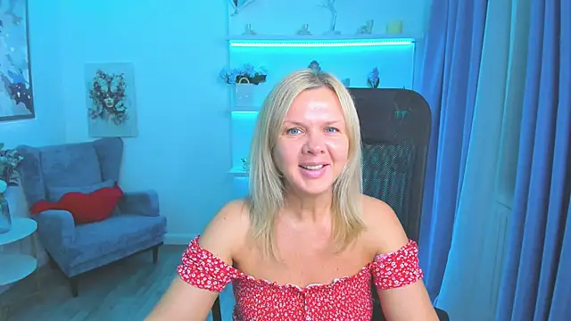 AgathaKlouin online show from 4, 6, 2026