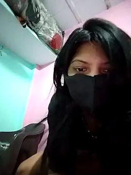 Snapshot of Hotty-Divya chatting on 5, 5, 2026 Hotty-Divya online show from 5, 5, 2026