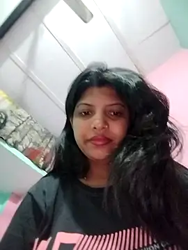Snapshot of Hotty-Divya chatting on 6, 5, 2026 Hotty-Divya online show from 6, 5, 2026