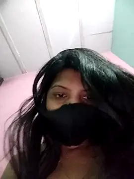 Snapshot of Hotty-Divya chatting on 6, 5, 2026 Hotty-Divya online show from 6, 5, 2026