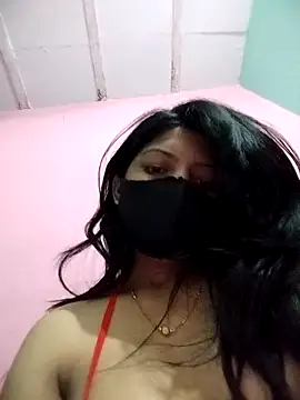 Snapshot of Hotty-Divya chatting on 10, 5, 2026 Hotty-Divya online show from 10, 5, 2026