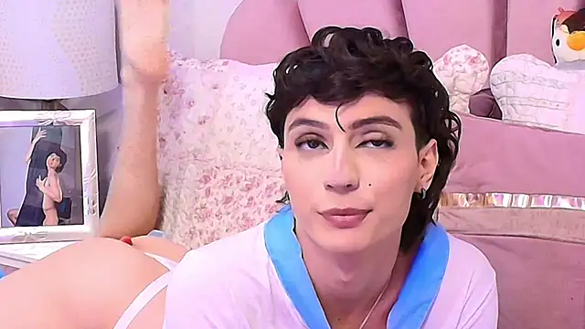 KylieMonnett online show from 27, 10, 2025