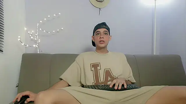 zacariasss  online show from 22, 10, 2025