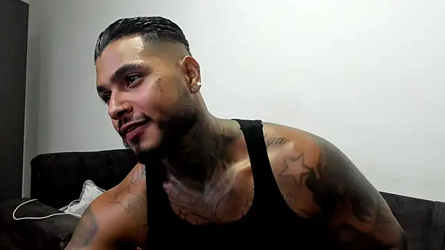 Snapshot of Exotic_tatto27121 chatting on 23, 4, 2026 Exotic tatto27121 online show from 23, 4, 2026