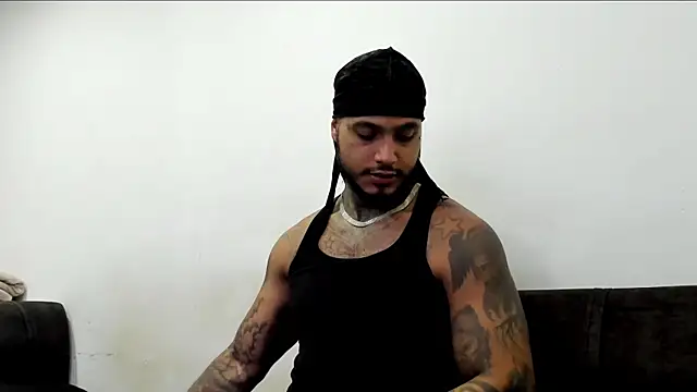 Snapshot of Exotic_tatto27121 chatting on 6, 6, 2026 Exotic tatto27121 online show from 6, 6, 2026