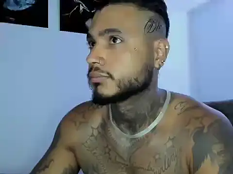 Snapshot of Exotic_tatto27121 chatting on 21, 6, 2026 Exotic tatto27121 online show from 21, 6, 2026