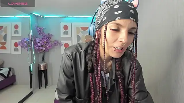 Snapshot of Dafne_huges chatting on 14, 12, 2024 Dafne huges online show from 14, 12, 2024