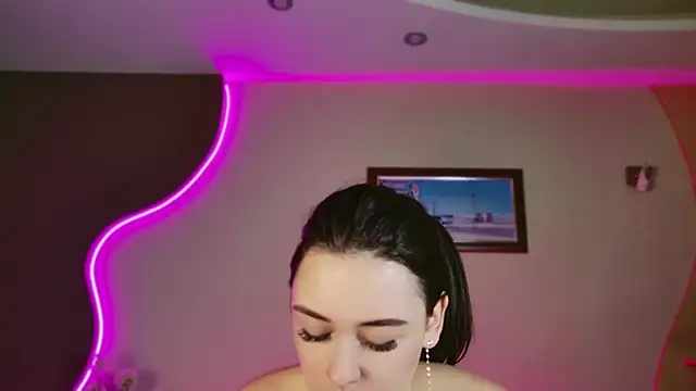 Alisha Shy online show from 5, 3, 2025