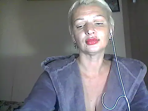 Snapshot of MaryJane441 chatting on 5, 10, 2025 MaryJane441 online show from 5, 10, 2025