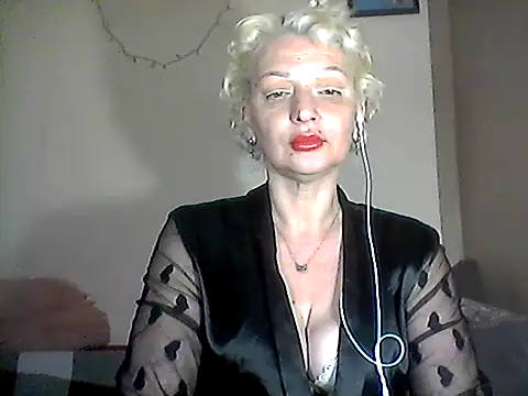 Snapshot of MaryJane441 chatting on 4, 4, 2026 MaryJane441 online show from 4, 4, 2026